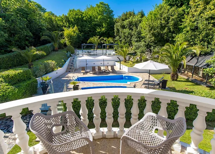 شقة Garden With Pool أوباتيا