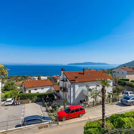 Apartment Garden With Pool