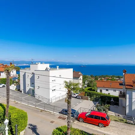 아파트 Garden With Pool