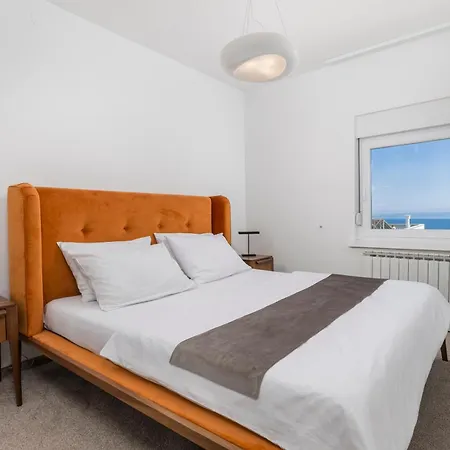 Garden With Pool Apartment