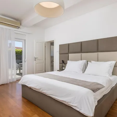 아파트 Garden With Pool *