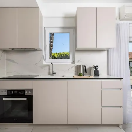 Apartment Garden With Pool Opatija