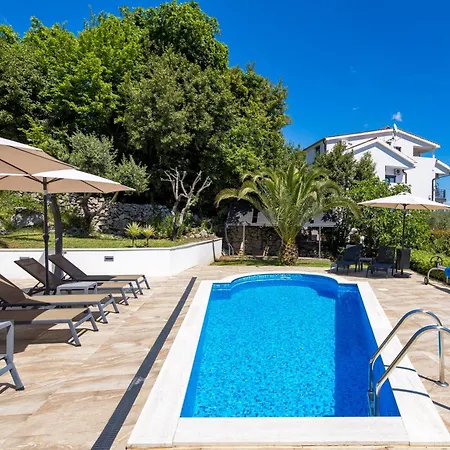 Apartment Garden With Pool Opatija