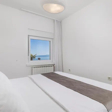 아파트 Garden With Pool *