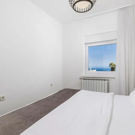 아파트 Garden With Pool