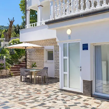 Lejlighed Garden With Pool Opatija