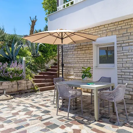 Garden With Pool Apartment Opatija