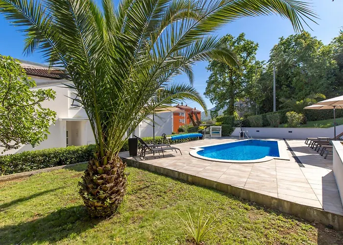 Garden With Pool Lejlighed