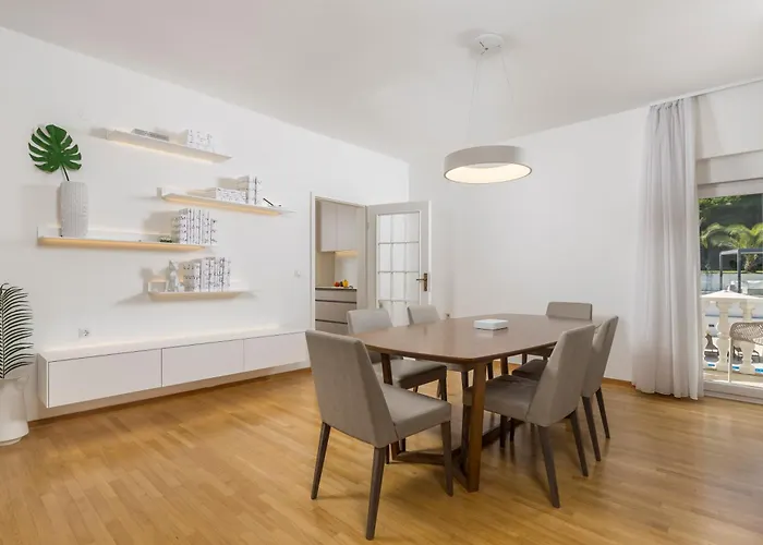 Apartman Garden With Pool