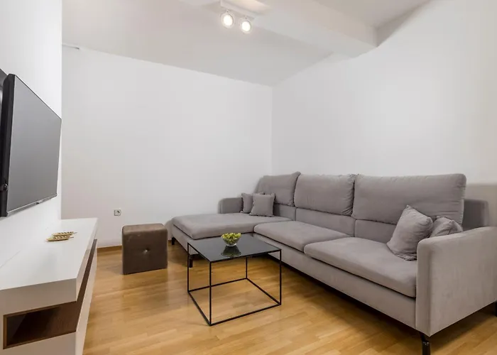 Garden With Pool Apartman Opatija