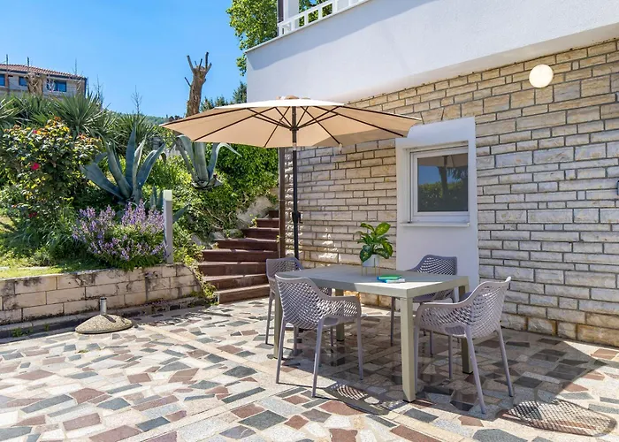 Garden With Pool Lejlighed Opatija